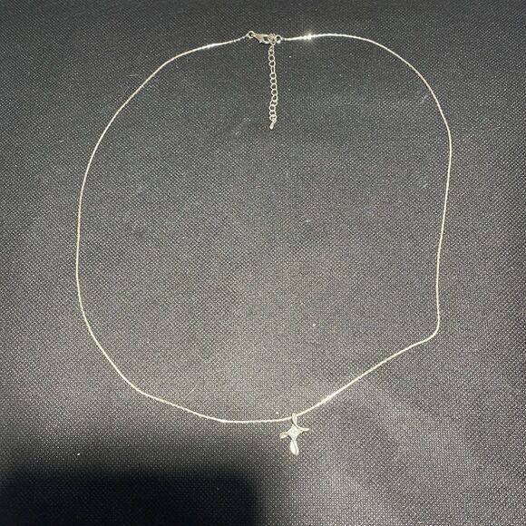 Beautiful necklace with star pendent - Picture 5 of 9